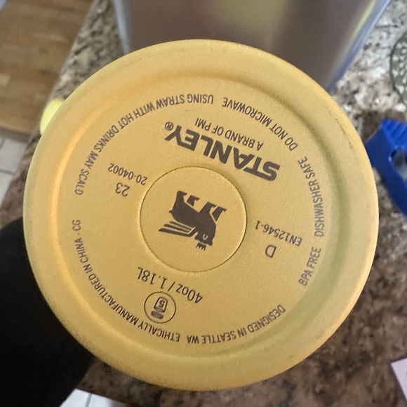 Stanley the quencher H2.0 tumbler 40oz color sunshine /**S2** - Picture 5 of 8